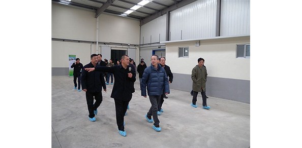 2017年12月12日全國重要產(chǎn)品追溯示范工作推進(jìn)會現(xiàn)場觀摩棲霞德豐食品有限公司 